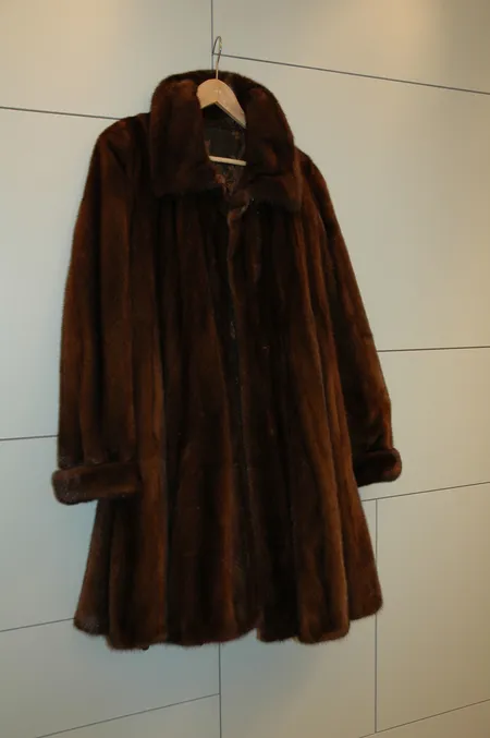 Minkkiturkki, Saga mink, Superb quality, koko 42