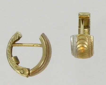 Korvakorut, 585, paino 2,2g Vikt: 2,2 g