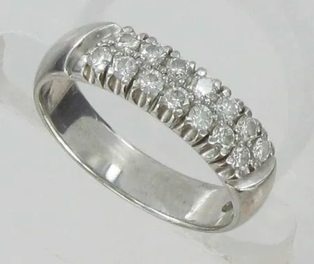 Timanttisormus vk 14xn.0.03ct, kaivertamaton, koko 16¾, 750, paino 5,0g Vikt: 5   g