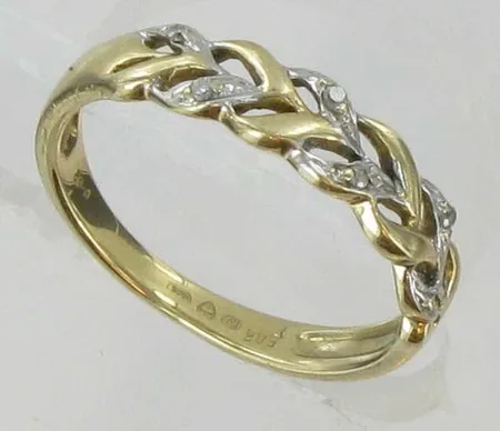 Timanttisormus 5xn.0.005ct, 1 timantti puuttuu, kaivertamaton, koko16¾, 585, paino 2,0g Vikt: 2   g