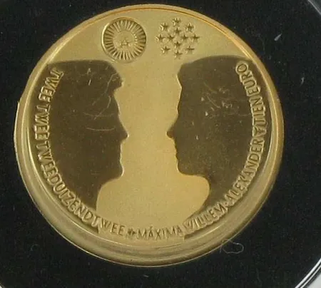 Kultaraha Nederland, v.2002, nimellisarvo 10 euroa, 6,72g 900 Vikt: 6,7 g
