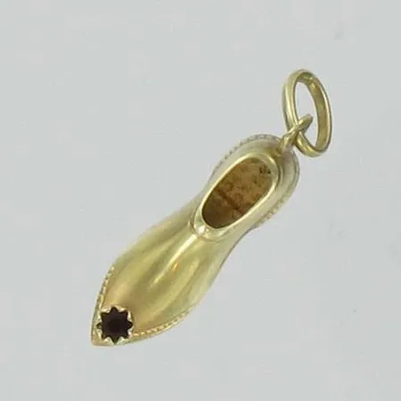 Kiviriipus, 585br, paino 1,7g Vikt: 1,7 g
