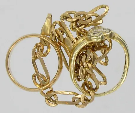 Romukultaa, 9xn.0,005ct, 585, paino 8,1g Vikt: 8,1 g