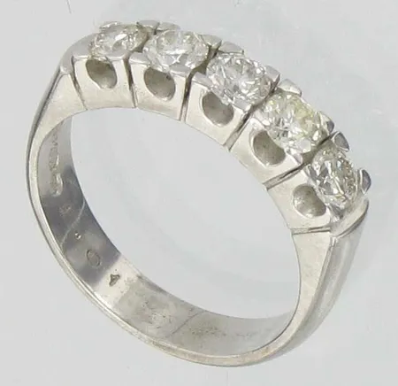 Timanttisormus, 5xn.0,20ct, kaivertamaton, koko 17½, 585vk, paino 6,2g Vikt: 6,2 g