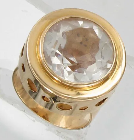 Kivisormus, kaivertamaton, koko 16½, 585br, paino 7,1g Vikt: 7,1 g