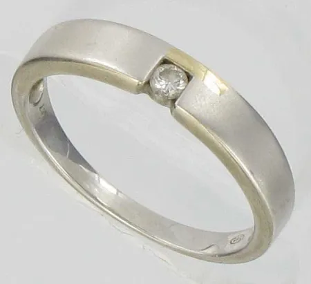 Timanttisormus 1xn.0.07ct, kaivertamaton, koko 18¼, 585vk, paino 2,6g Vikt: 2,6 g