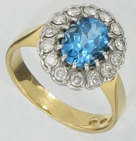 Kivisormus timanteilla 14xn.0.03ct, kaivertamaton, koko 16½, 750br, paino 5,3g Vikt: 5,3 g