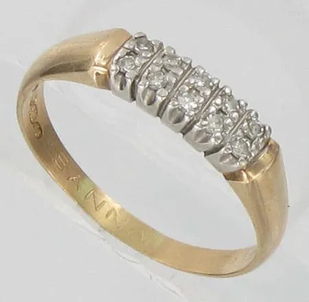 Timanttisormus 10xn.0.005ct, kaiverrettu, koko 17, 585, paino 2,0g Vikt: 2   g