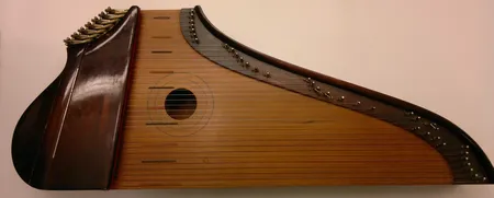 Konserttikannel Paul Salminen Helsinki, kantele no.95 patentti 11483, varakieliä, viritin ja kielenkiristimet.
Nouto ainoastaan konttorista!
