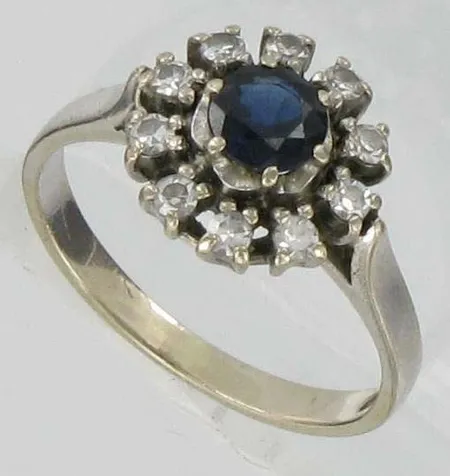 Safiirisormus timanteilla 10xn.0.01ct, kaivertamaton, koko 16, 585vk, paino 2,6g Vikt: 2,6 g