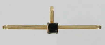 Solmionpidin onyksilla, kaivertamaton, 585br, paino 2,2g Vikt: 2,2 g