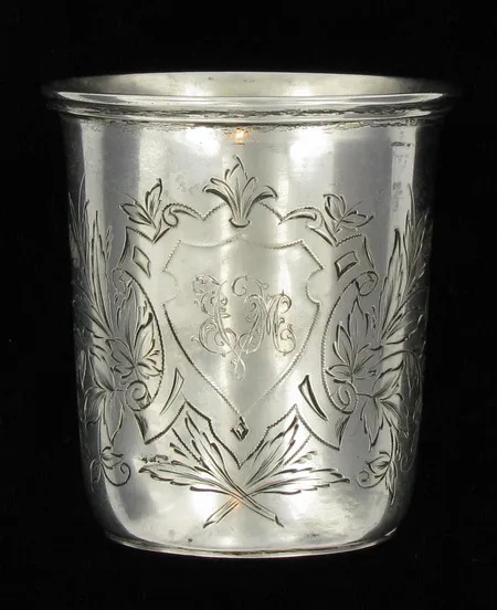 Hopeapikari, kaiverrettu, v.1895, 813, paino 66,1g Vikt: 66,1 g