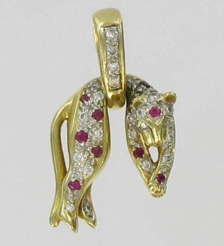 Timanttiriipus rubiineilla, 27xn.0,005ct, 750br, paino 4,2g Vikt: 4,2 g