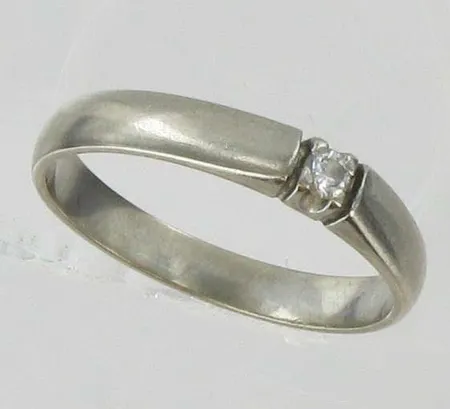 Timanttisormus, 1xn.0,08ct, kaivertamaton, koko 16½, 585vk, paino 2,2g Vikt: 2,2 g