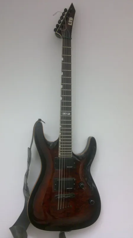 Sähkökitara ltd mh-250nt,  laukku
Ainoástaan nouto myymälästä!