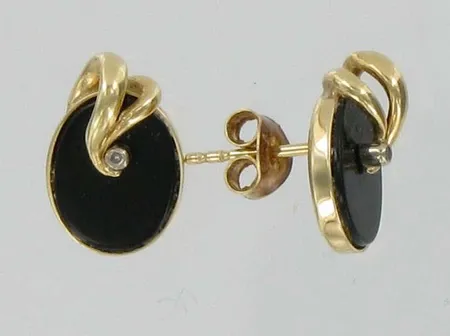 Kivikorvakorut timanteilla 2xn.0.005ct, 585br, paino 2,8g Vikt: 2,8 g