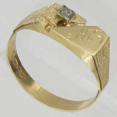 Kantasormus timantilla 1xn.0.02ct, kaiverrettu, koko 21, 585, paino 2,8g Vikt: 2,8 g
