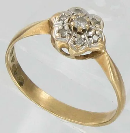 Timanttisormus 1xn.0.02ct 6xn.0.005ct, kaivertamaton, koko 17¼, 585, paino 1,8g Vikt: 1,8 g