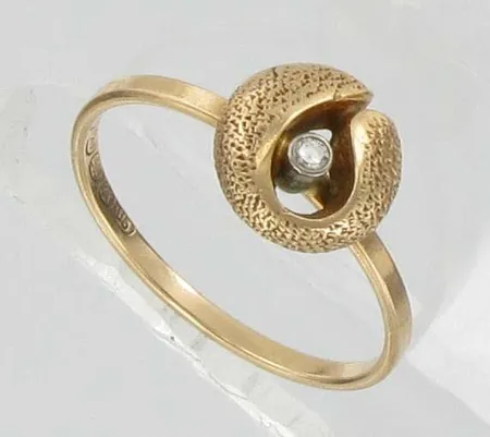 Timanttisormus 1xn.0.02ct, kaivertamaton, koko 15½, 585, paino 1,3g Vikt: 1,3 g