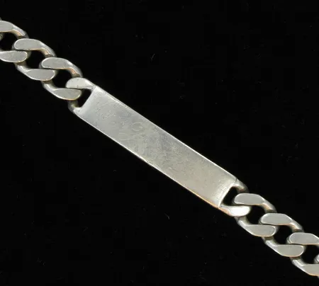 Laattaranneketju, kulunut, kaiverrettu, pituus 23cm, 925, paino 35,5g Vikt: 35,5 g