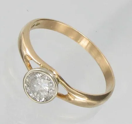 Timanttisormus 1xn.0.70ct, kaivertamaton, koko 18, 585, paino 2,4g Vikt: 2,4 g