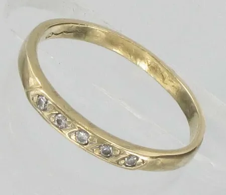 Timanttisormus 5xn.0.01ct, kaivertamaton, koko 16¾, 585, paino 1,6g Vikt: 1,6 g