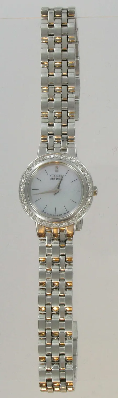 1 naisten teräsrannekello Citizen Eco-Drive timanteilla 24xn.0.005ct