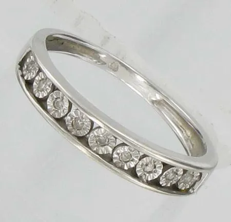 Timanttisormus, 9xn.0,005ct, kaivertamaton, koko 15½, 585vk, paino 1,5g Vikt: 1,5 g