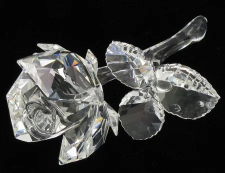 Kristallinen koriste-esine, Swarovski, viallinen, korkeus 8,0cm