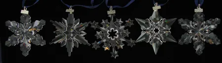 Viisi kristallista koriste-esinettä, Swarovski, korkeus 7,0-7,5cm