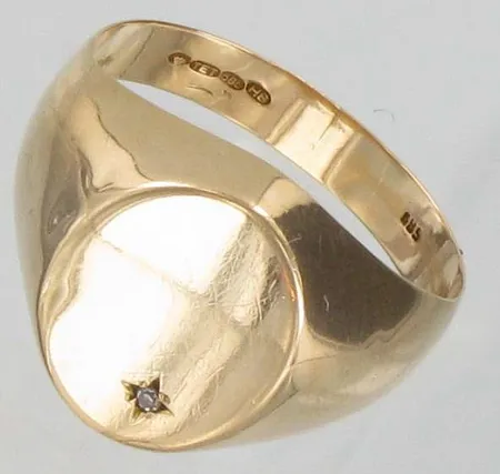 Kantasormus timantilla 1xn.0.005ct, kaivertamaton, koko 18¾, 585, paino 2,7g Vikt: 2,7 g