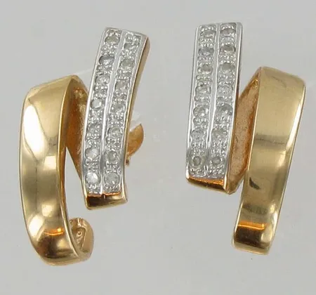 Timanttikorvakorut 28xn.0.005ct, 585, paino 4,1g Vikt: 4,1 g