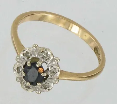 Sinisafiirisormus timanteilla 6xn.0.005ct, kaivertamaton, koko 16½, 585br, paino 1,9g Vikt: 1,9 g