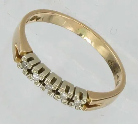 Timanttisormus 5xn.0.005ct, kaiverrettu, koko 17, 585, paino 2,0g Vikt: 2   g
