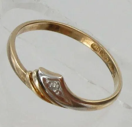 Timanttisormus 1xn.0.01ct, kaksivärinen, kaivertamaton, koko 16¼, 585, paino 1,3g Vikt: 1,3 g