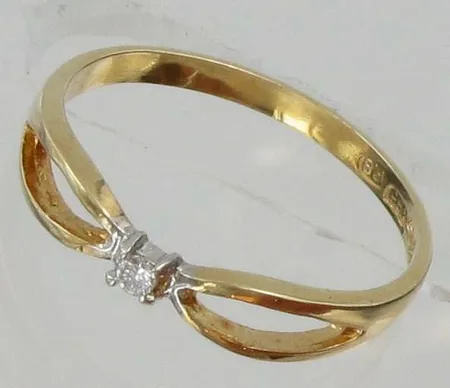 Timanttisormus 1xn.0.03ct, kaivertamaton, koko 18¼, 585, paino 1,7g Vikt: 1,7 g