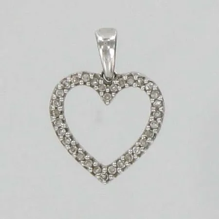 Sydänriipus timanteilla 32xn.0.005ct, korkeus 1,5cm, 585vk, paino 0,9g Vikt: 0,9 g