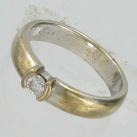 Timanttisormus, 1xn.0.10ct, kaiverrettu, koko 15, kultapala, 585, paino 3,3g Vikt: 3,3 g