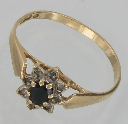 Sinisafiirisormus timanteilla, 8xn.0,005ct, kaivertamaton, koko 19, paino 1,9g Vikt: 1,9 g