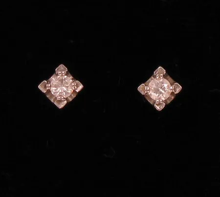 Timanttikorvakorut 2xn.0.09ct-n.0.10ct, 750 valkokultaa, paino 1,6g Vikt: 1,6 g