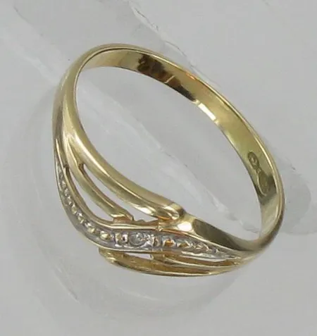 Timanttisormus 1xn.0.005ct, kaivertamaton, koko 17½, 585, paino 1,6g Vikt: 1,6 g