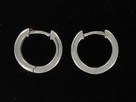Korvarenkaat valkokulta, halkasija 15mm, 585, paino 3,0g Vikt: 3   g