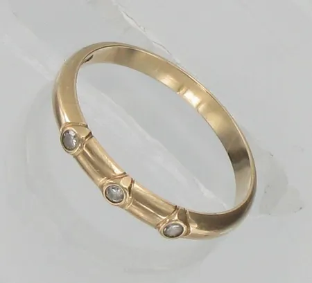 Timanttisormus 3x0.02ct, koko 16,5, 585br, paino 1,6g Vikt: 1,6 g