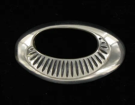 Rintakoru, leveys 42mm, 813, paino 3,0g Vikt: 3   g