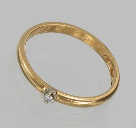 Timanttisormus 1x0.02ct, kaiverrettu, koko 16½, 750, paino 1,8g Vikt: 1,8 g