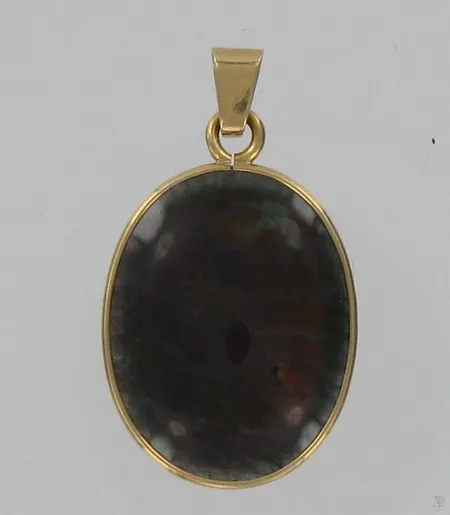 Kiviriipus spektroliitilla, korkeus 34mm, 585br, paino 3,1g Vikt: 3,1 g