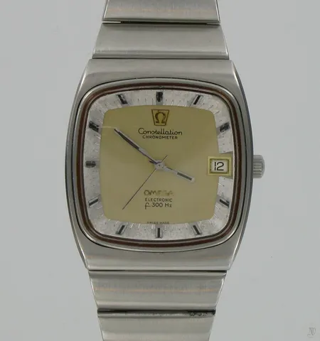 Miesten rannekello Omega constellation chronometer electronic f300hz, hihna hieman venynyt, lasissa pari pientä naarmua
