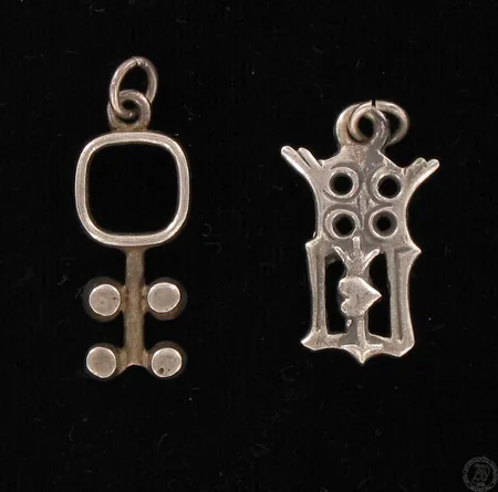 Kaksi riipusta, korkeus n 30mm, 925, paino 6,6g Vikt: 6,6 g