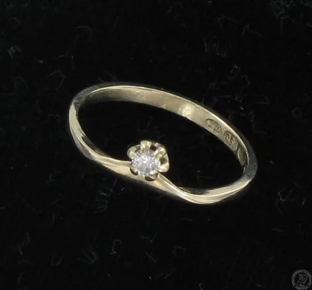 Timanttisormus valkokulta 1xn0.06ct, koko 16, 750, paino 1,5g Vikt: 1,5 g