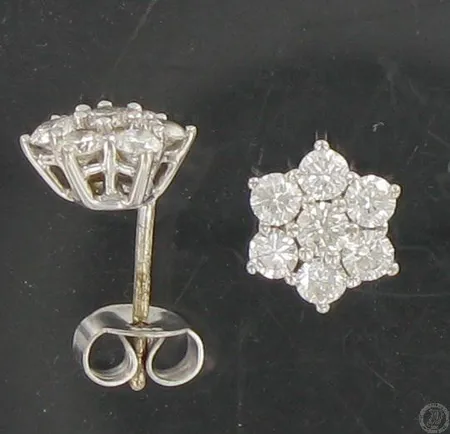 Timanttikorvakorut 14xn0.08ct, Ø 8mm, 585, paino 1,9g Vikt: 1,9 g